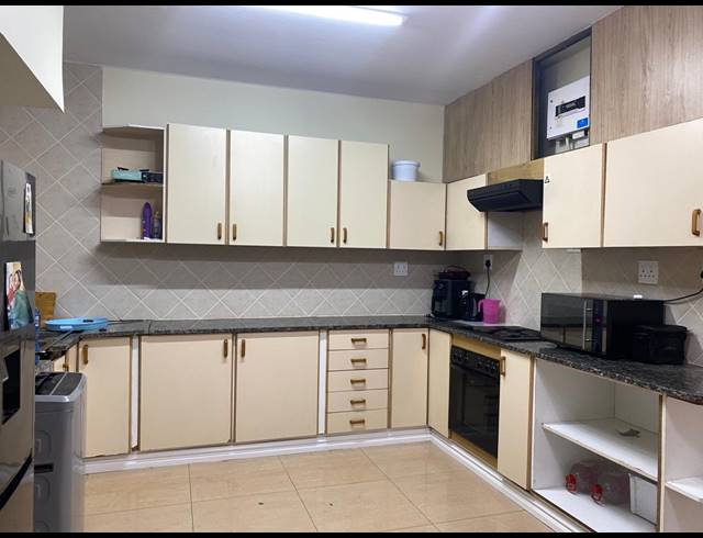1.5 BEDROOM FLAT FOR SALE IN GLENWOOD